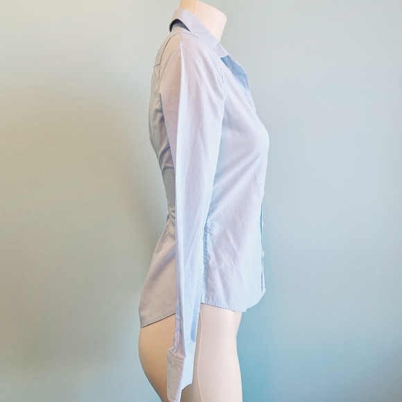 🅱️🅾️G🅾️ Banana Republic Non-iron fitted shirt in light blue. - Picture 11 of 11